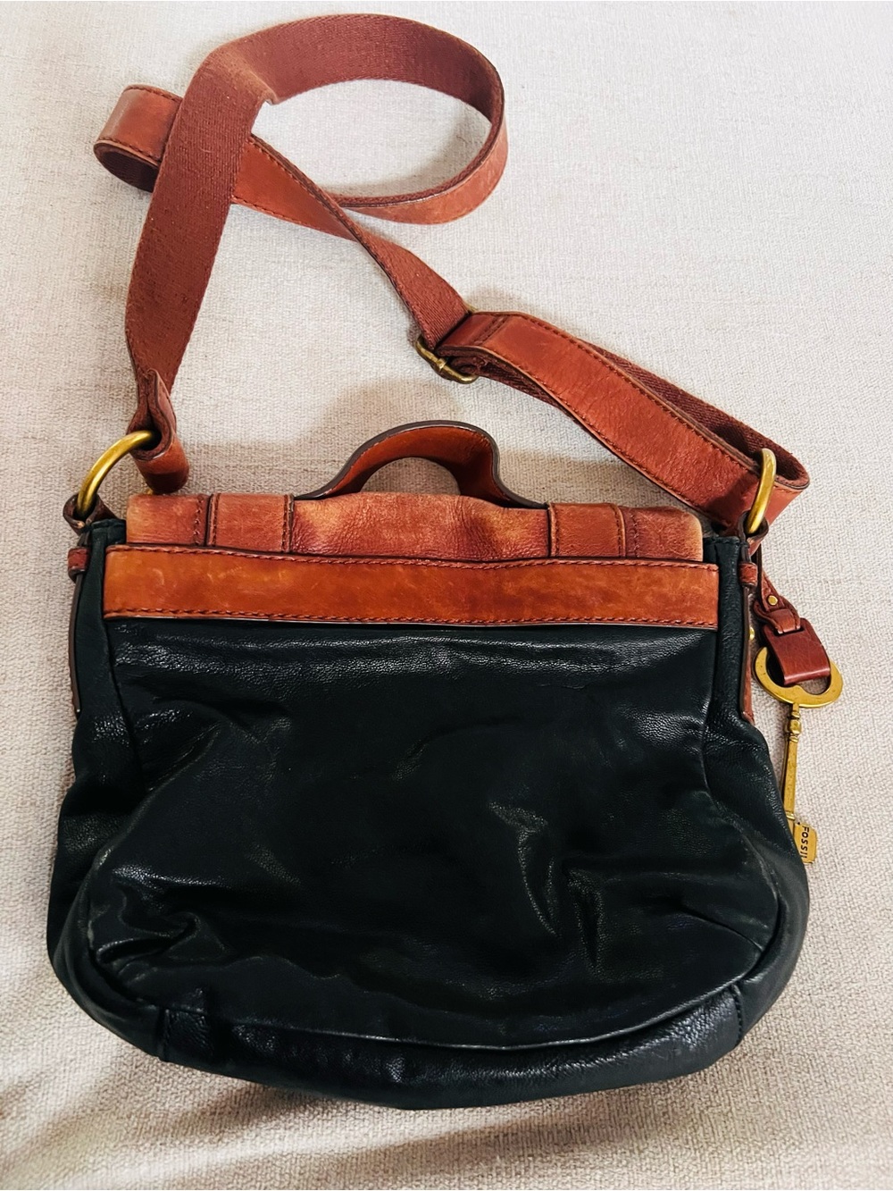 Fossil  Long Live Vintage Turn Lock Crossbody Flap Bag. - Picture 3 of 6